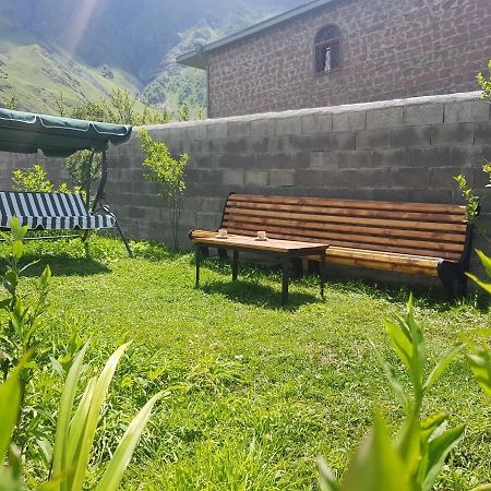 Hotel Cozy House Kazbegi Esterno foto
